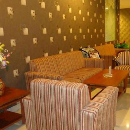 Maesa Hotel Ponorogo Dış mekan fotoğraf