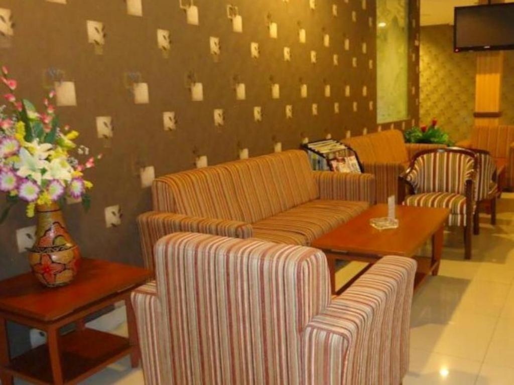 Maesa Hotel Ponorogo Dış mekan fotoğraf