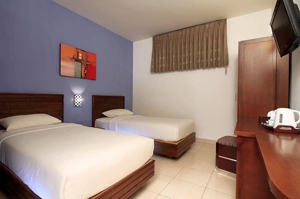 Maesa Hotel Ponorogo Dış mekan fotoğraf